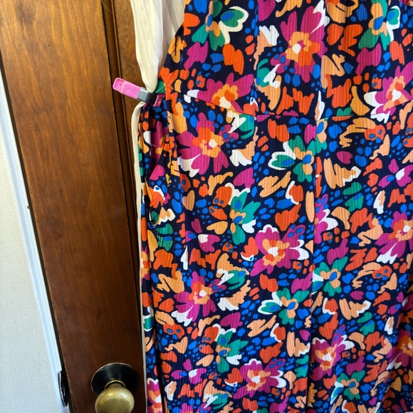 QED LONDON HALTERNECK MULTI FLORAL PLISSE JUMPSUIT NWOT - Picture 4 of 8